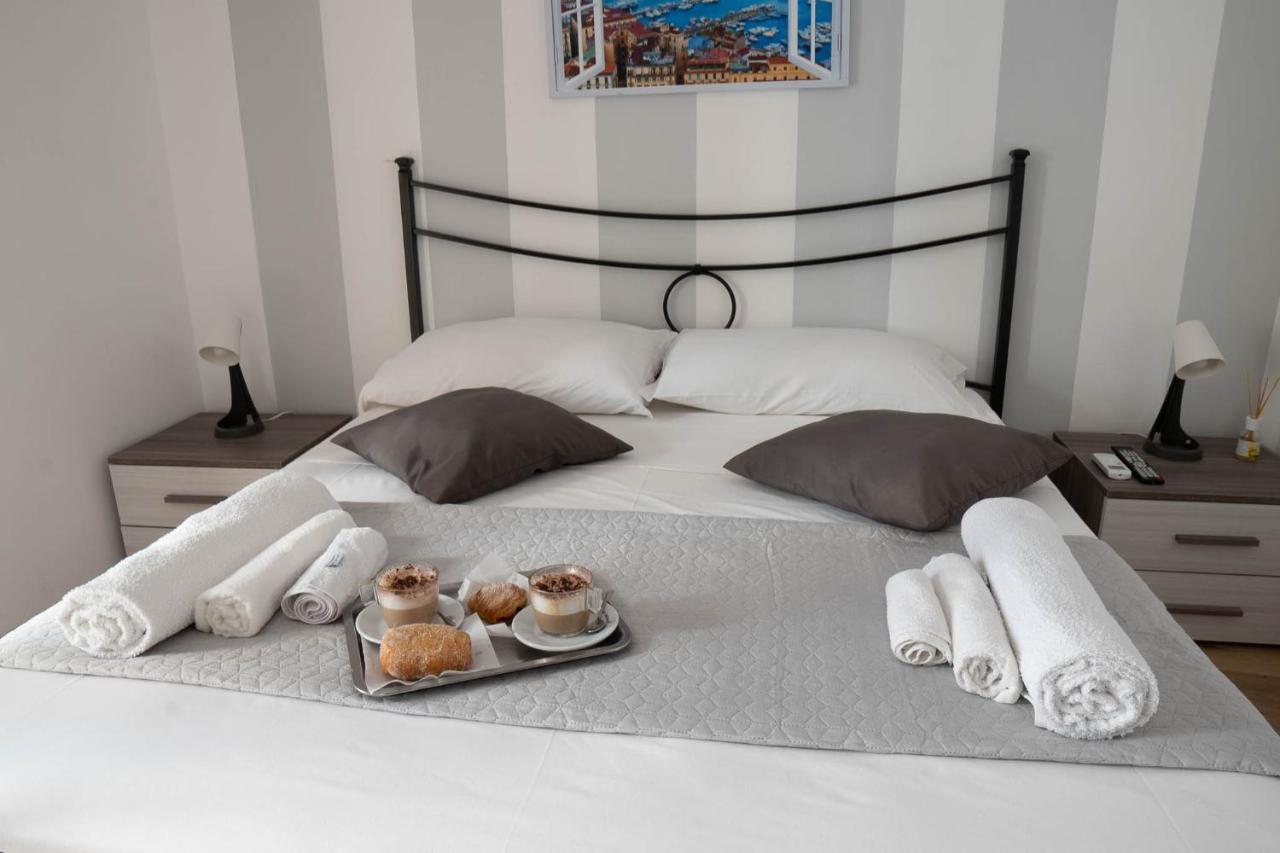 Athmosfera Nova 18 Hotel Naples Luaran gambar